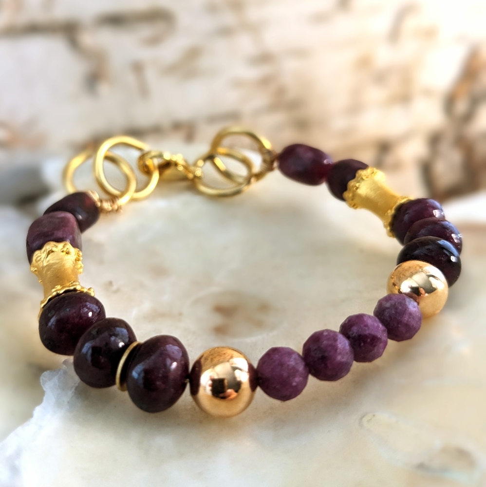 Natural Red Ruby Bead & Red Jade Bracelet In Gold Plated - Picture 3 of 8